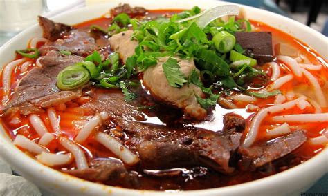 Hai cách nấu bún bò ngon 'mê li' ăn từ sáng đến tối vẫn không ngán