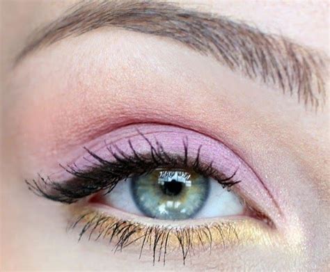 7 Eye Makeup Tips For Sagging Eyelids You Should Definitely Apply | Idée maquillage, Tutoriel ...