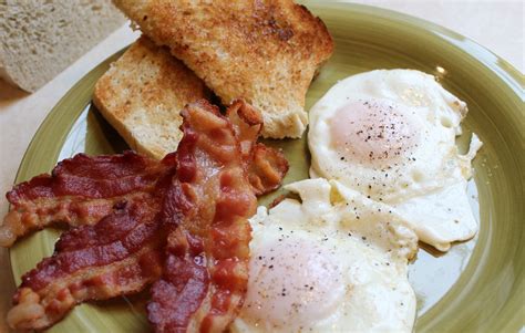 How to Make a Perfect Bacon and Eggs Breakfast - Just~One~Donna