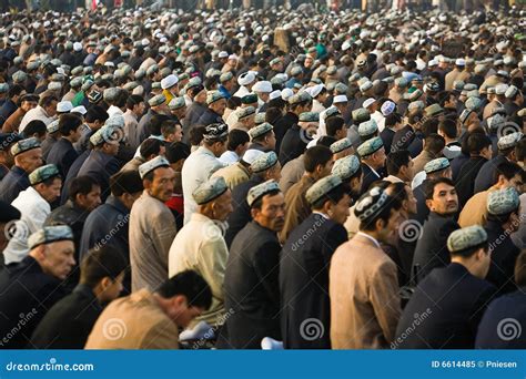 Crowd Of Muslim Worshipers During Ramadan Editorial Image - Image: 6614485