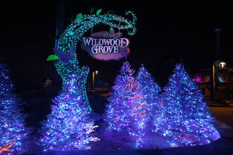 AMERICA’S FAVORITE CHRISTMAS TRADITION BEGINS AT DOLLYWOOD ON NOV. 5 FEATURING 6 MILLION LIGHTS ...