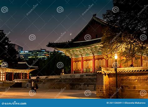 Night, Palace, Moon â€“ Deoksugung Editorial Stock Image - Image of ...