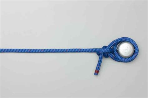 Round Turn & Two Half Hitches | How to tie a Round Turn & Two Half ...