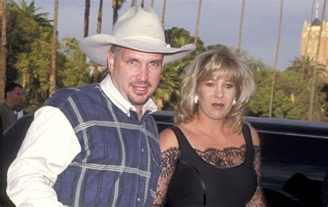 GARTH BROOKS AND EX-WIFE SANDY MAHL CO-WROTE THESE SONGS…