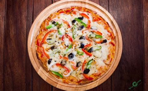 Premium Photo | Pizza Fast food of traditional Italian cuisine ...