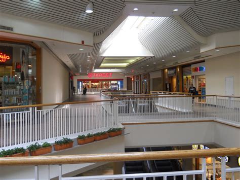 Aging Springfield Mall to close all stores but anchors for renovations - WTOP News