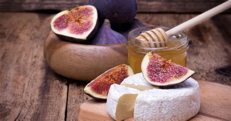 What Cheese Goes With Figs? 10 Awesome Examples