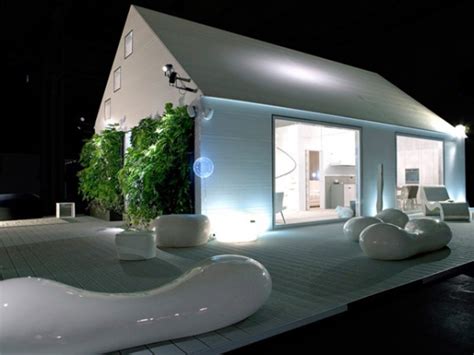 Modern white prefabricated home design, Italy: Prefab Modular Homes and Buildings