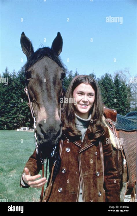 Kate jackson dark shadows hi-res stock photography and images - Alamy