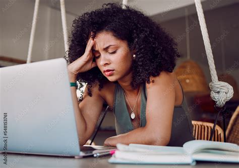 Fotka „Stress, student and black woman with laptop in cafe frustrated ...