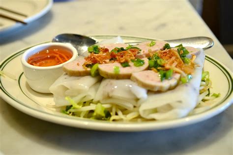 12 Delicious Types of Vietnamese Street Food and Drinks | Trekbible