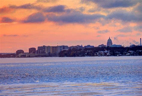 Dusk over the skyline in Madison, Wisconsin image - Free stock photo ...