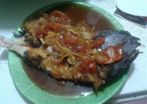 Resep Ikan bakar baronang saus asam manis oleh Nirmalasari_Udhink - Cookpad