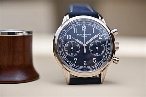 Review - Patek Philippe Chronograph 5172G (History, Live Pics, Specs & Price)