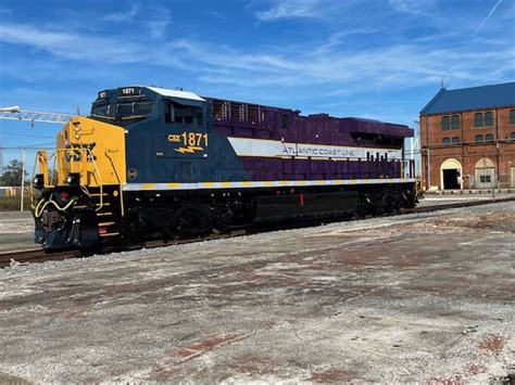 CSX unveils Atlantic Coast Line heritage locomotive