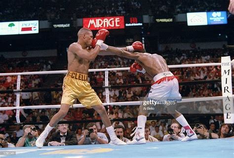 Julian Jackson and Gerald McClellan trade blows during a bout in Las ...