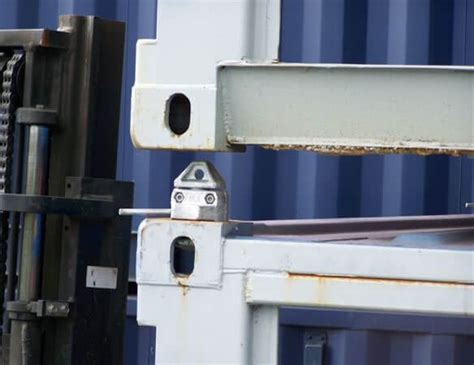 How to use container twist locks correctly - General Lashing System CO.,LTD.