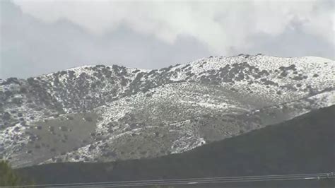 Antelope Valley residents wake up to inches of snow amid spectacular ...