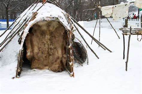 Traditional Inuit housing | Demonstration of a tradition Inu… | Flickr