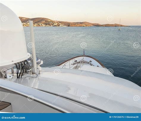 Luxury Yacht Flying Bridge. Stock Image - Image of distance, deck: 170126575