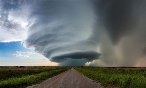 5 Incredible Storm Photographers and Their Best Images