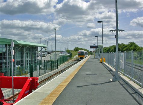 Aylesbury Vale Parkway station © Ben Brooksbank cc-by-sa/2.0 :: Geograph Britain and Ireland