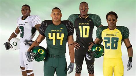 Oregon Ducks Unveil New Nike Football Uniforms – SportsLogos.Net News