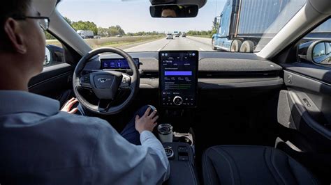 Ford BlueCruise gets hands-free lane-change capability