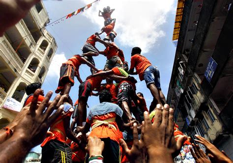 SC refuses to modify its order on Dahi Handi festival, says human pyra ...