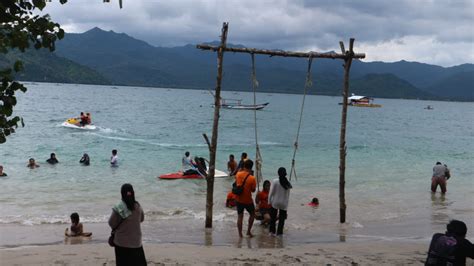 Keindahan Pantai Mutiara Trenggalek Menjadi Primadona Wisatawan Luar Daerah - Kabar Trenggalek