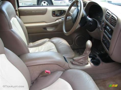 Beige Interior 2000 Chevrolet Blazer Trailblazer Photo #52091441 | GTCarLot.com