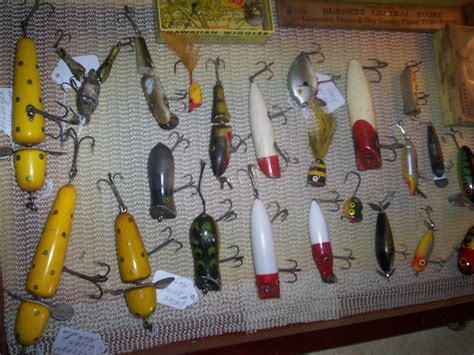 COLLECTION OLD FISHING LURES | Collectors Weekly