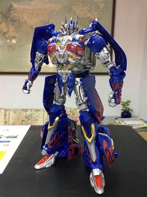 ToyWorld - AOE/TLK OPTIMUS PRIME | Page 33 | TFW2005 - The 2005 Boards