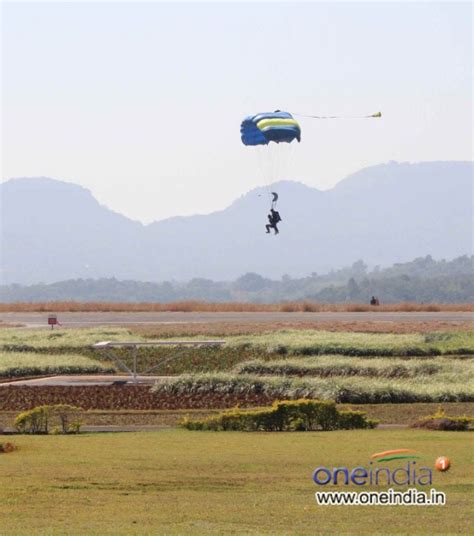 Farhan Akhtar launches skydiving at Aamby Valley Photos - FilmiBeat