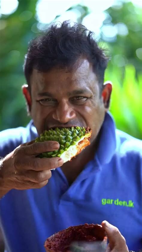 For the sake of ASMR content, this man casually snacks on durian skin using chili sauce