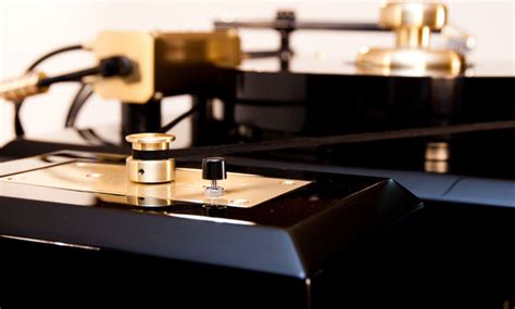 Walker Audio launches the Proscenium Black Diamond V turntable for ...