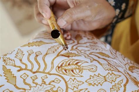 What is Batik Printing | Batik Printing Technique - Textile Learner