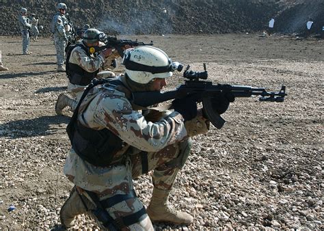 File:Iraqi soldier with AKM.jpg - Wikimedia Commons