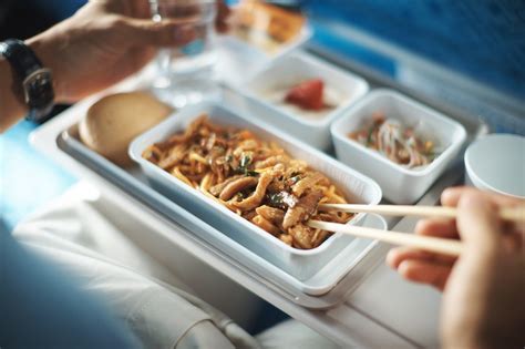 7 Surprising Things to Know about Airline Meals