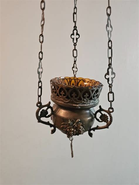 Sanctuary lamp (1) - Brass - Catawiki