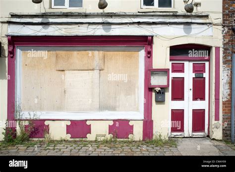 Restaurant closed down uk hi-res stock photography and images - Alamy