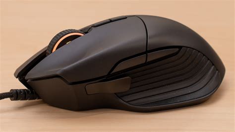 Razer Basilisk vs Razer DeathAdder Essential Side-by-Side Mouse Comparison - RTINGS.com