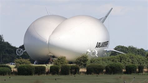 Airlander 10, World's Longest Aircraft, Nicknamed The 'Flying Bum' | HuffPost Australia Travel