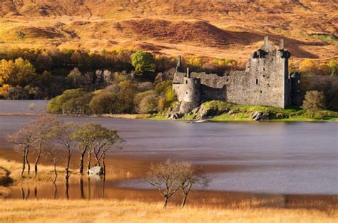 Deserted Places: The abandoned Kilchurn Castle in Scotland