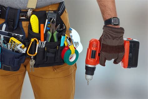 Best Electrician Tool Belt in 2021? | Electrical School