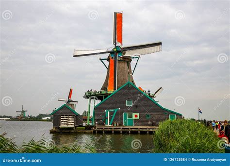 Windmills in Zaanse Schans editorial stock image. Image of energy - 126725584