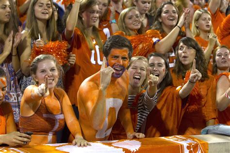 Clemson Replaces Ohio State as AP Poll No. 1 | wltx.com