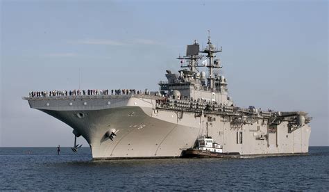 Naval Photos: USS Makin Island (LHD 8)