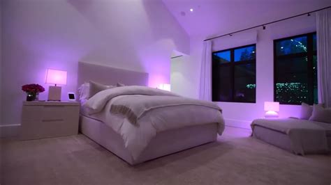 Khloe K Hidden H Mansion Khloe Bedroom in 2022 | Kardashian bedroom ...