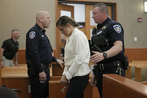 Kouri Richins to remain in jail while awaiting trial in husband's death